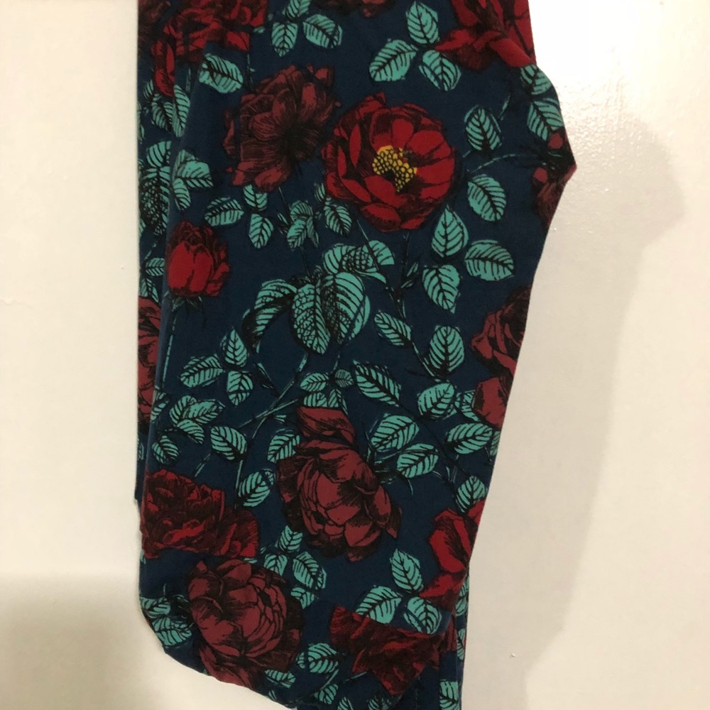 Tall and Curvy LuLaRoe leggings